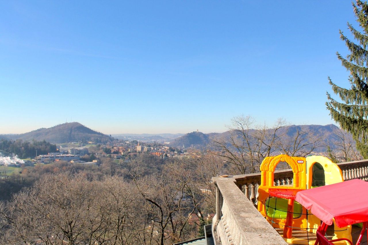 Вилла в Комо, Италия, 320 м² - фото 5