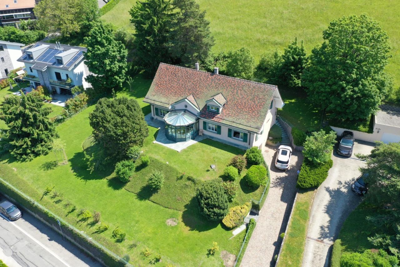 Дом Belmont-sur-Lausanne, Швейцария, 300 м2 - фото 1