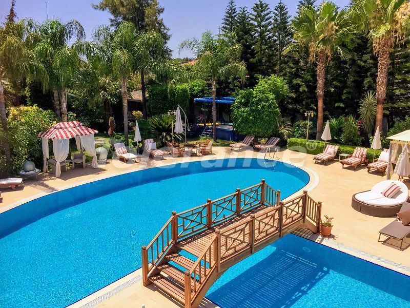 Отель, гостиница в Кемере, Турция, 2 343 м² - фото 1