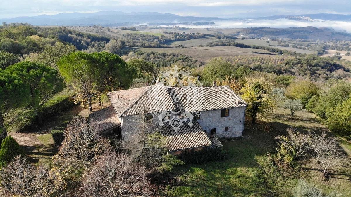 Дом в Тоди, Италия, 450 м² - фото 2