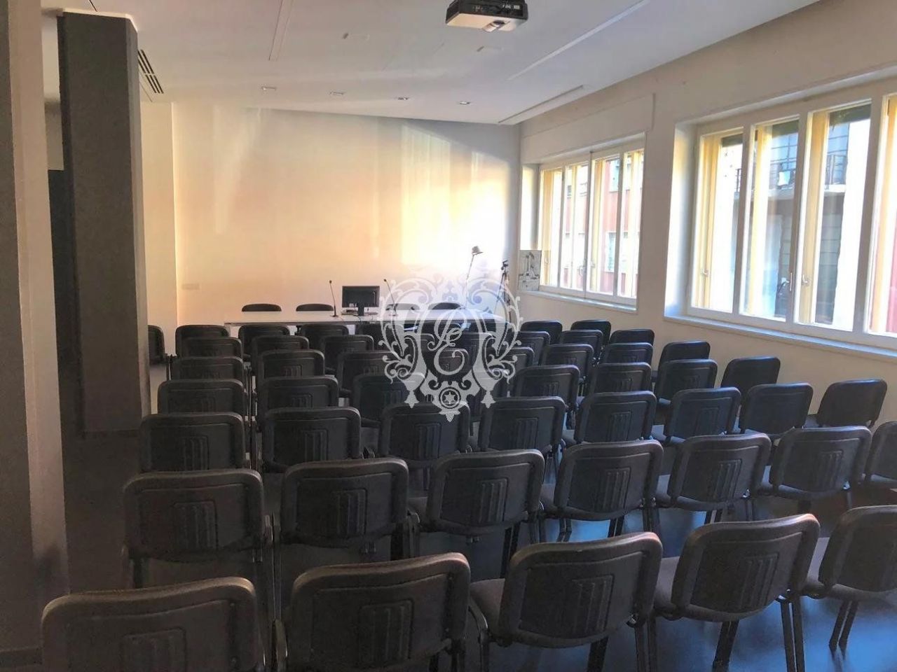 Офис в Комо, Италия, 360 м² - фото 2