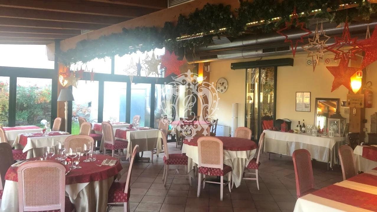 Отель, гостиница в Комо, Италия, 1 300 м² - фото 2