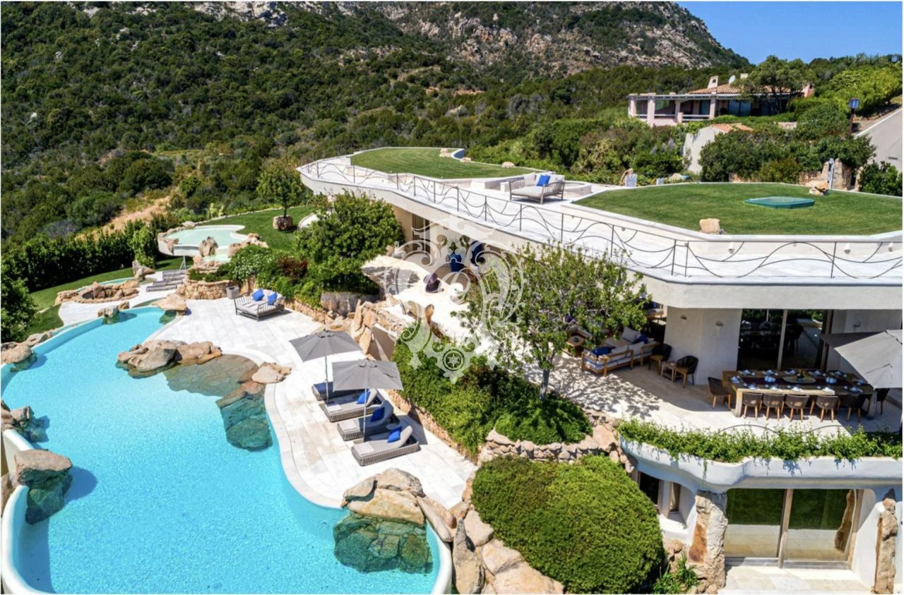 Вилла в Ольбии, Италия, 1 000 м² - фото 2