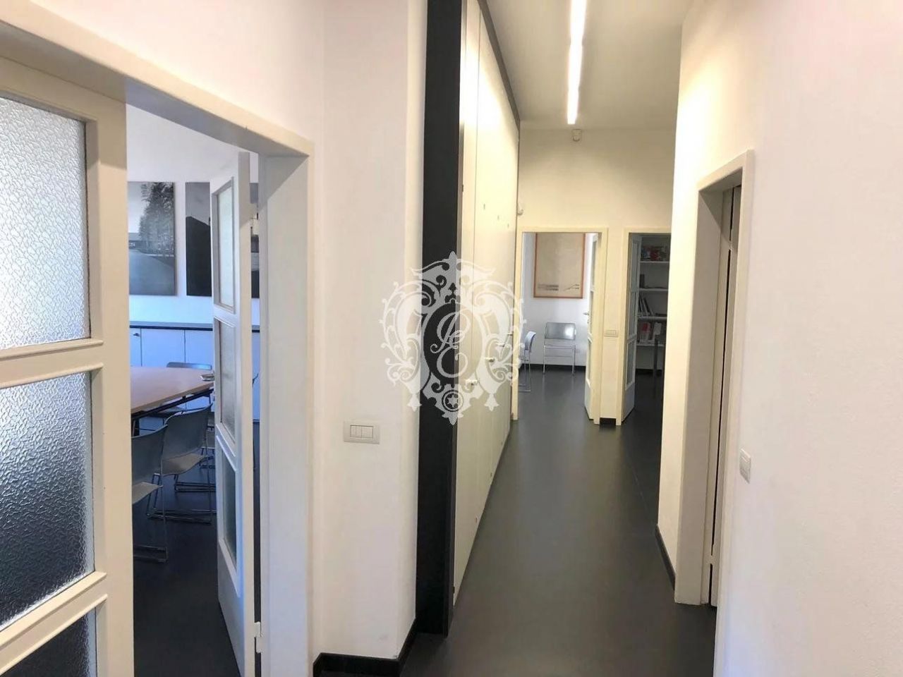 Офис в Комо, Италия, 360 м² - фото 4