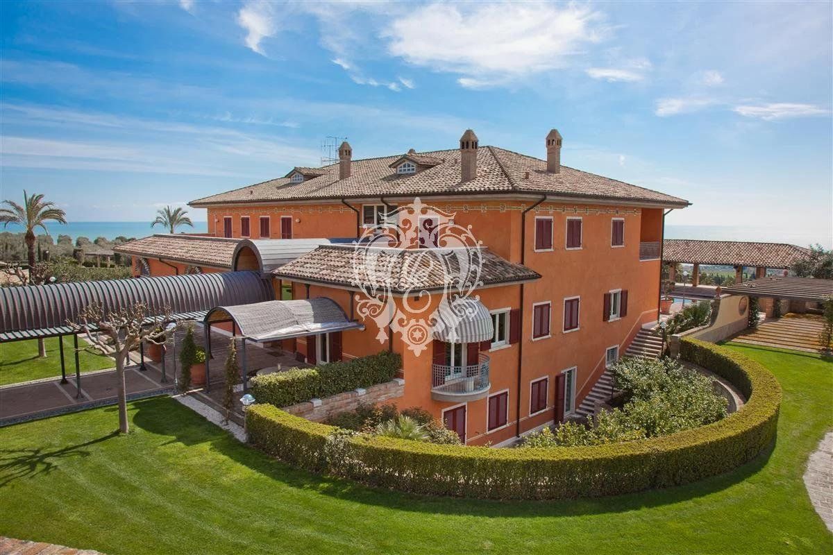 Вилла в Сан-Бенедетто-дель-Тронто, Италия, 5 000 м² - фото 4