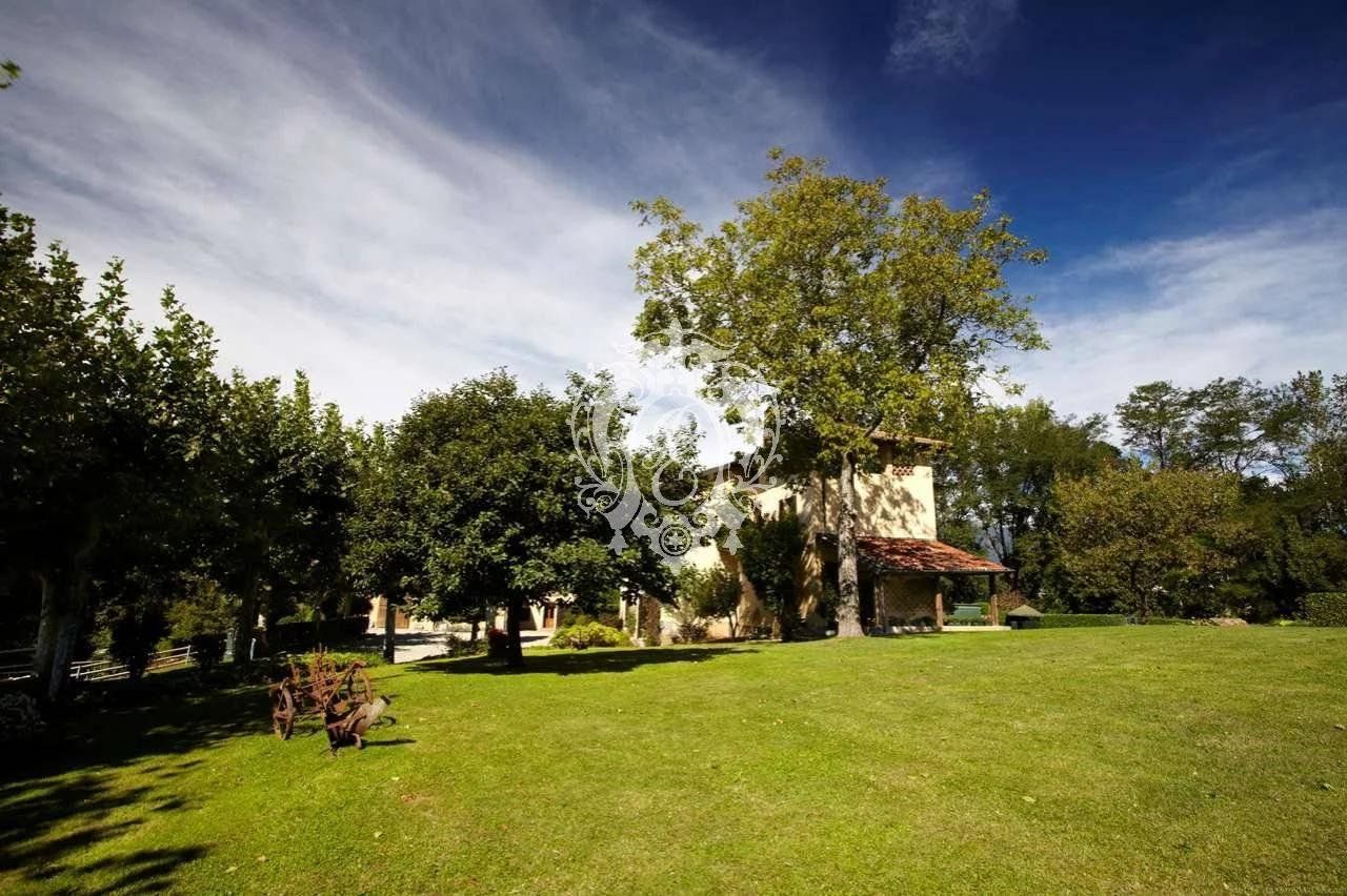 Отель, гостиница в Лекко, Италия, 1 500 м² - фото 4