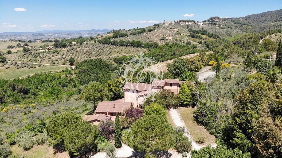 Отель, гостиница в Деруте, Италия, 1 600 м² - фото 5