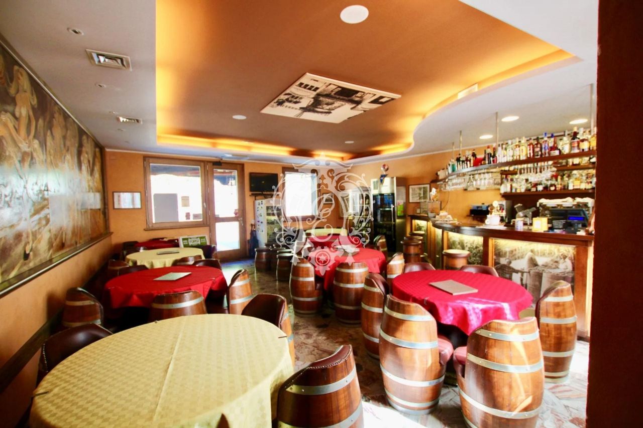 Коммерческая недвижимость в Сала-Комачине, Италия, 120 000 м² - фото 5