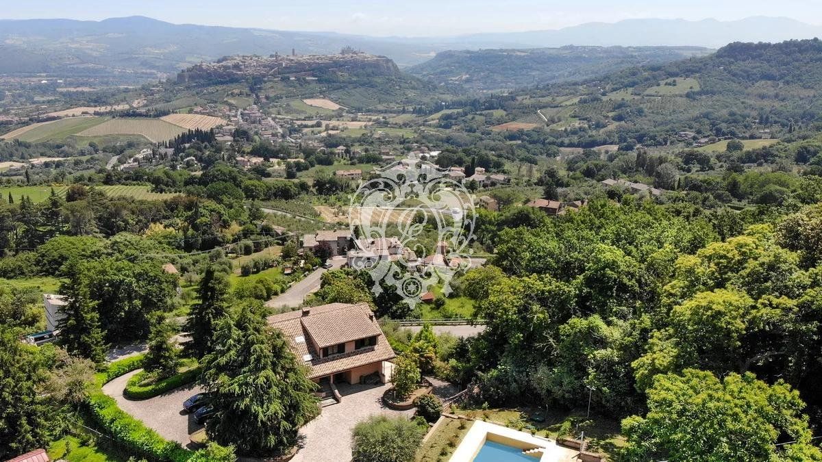 Вилла в Орвието, Италия, 550 м² - фото 6