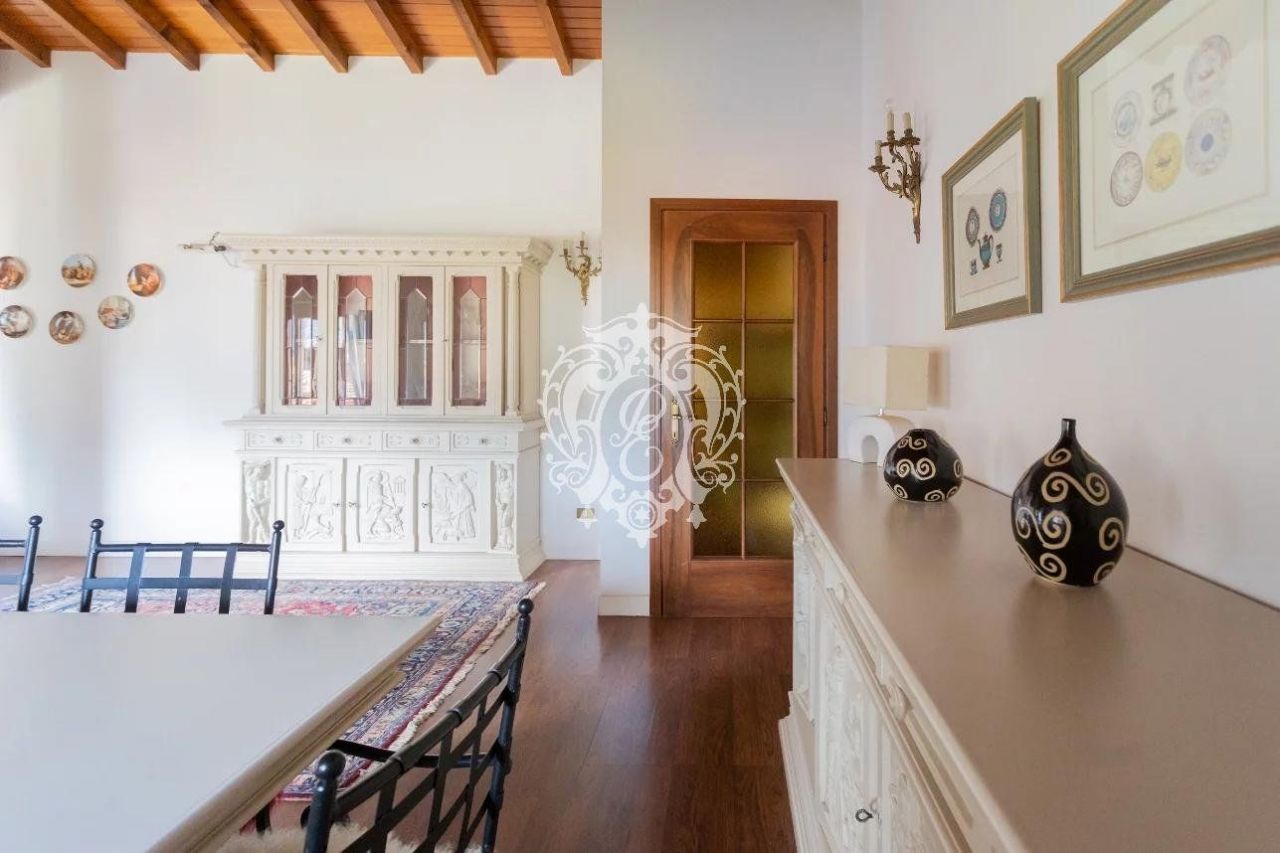 Вилла в Тремеццине, Италия, 430 м² - фото 8