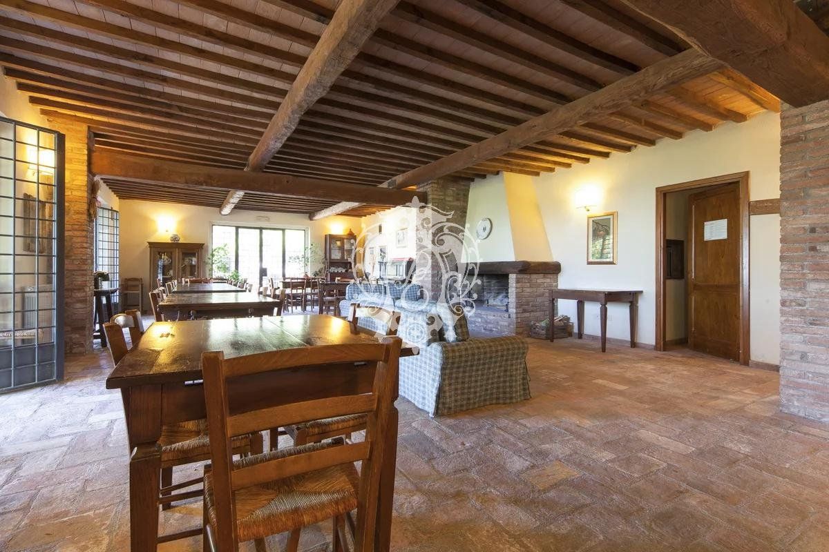 Отель, гостиница в Деруте, Италия, 1 600 м² - фото 9