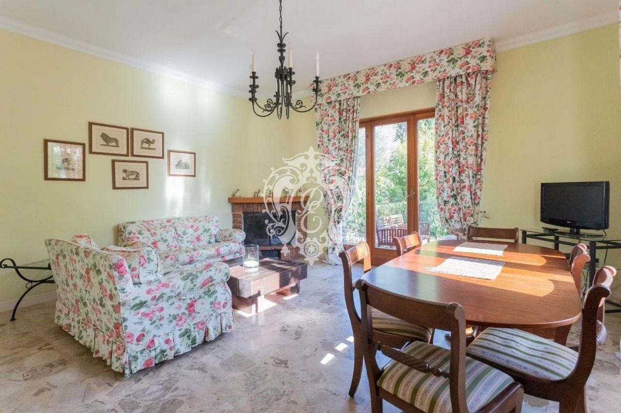 Вилла в Тремеццине, Италия, 430 м² - фото 9