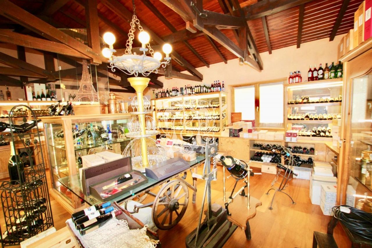 Коммерческая недвижимость в Сала-Комачине, Италия, 120 000 м² - фото 9