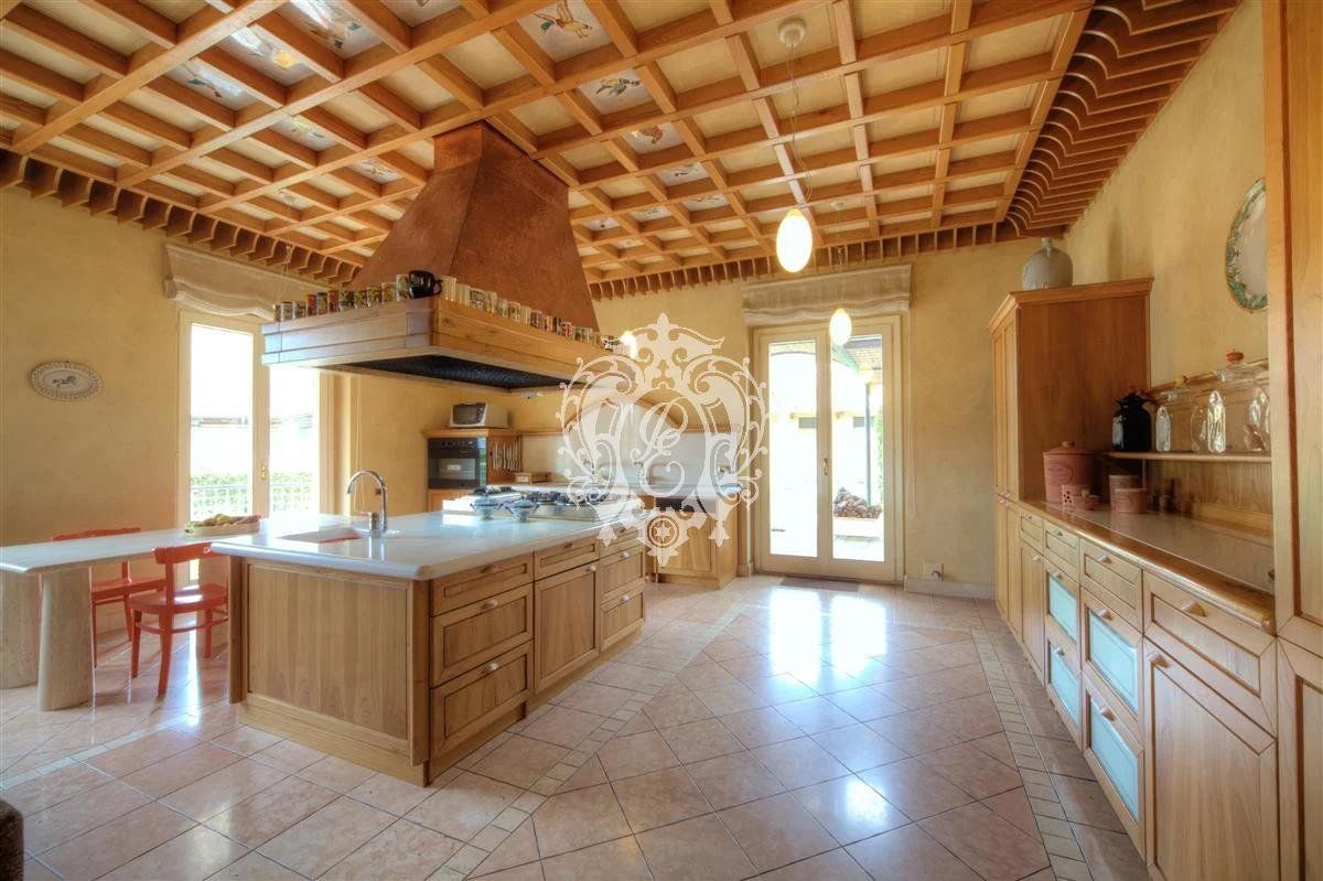 Вилла в Сан-Бенедетто-дель-Тронто, Италия, 5 000 м² - фото 10