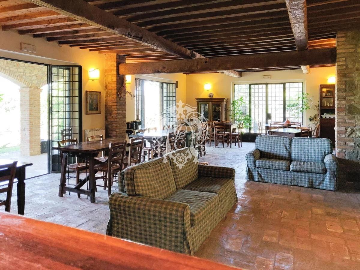 Отель, гостиница в Деруте, Италия, 1 600 м² - фото 10