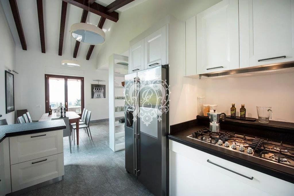 Вилла в Тремеццине, Италия, 366 м² - фото 10