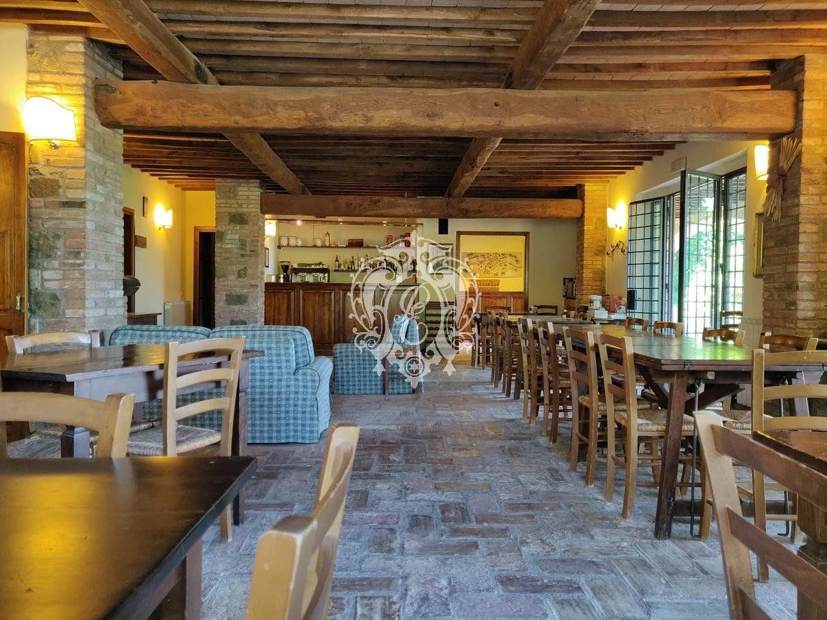 Отель, гостиница в Деруте, Италия, 1 600 м² - фото 11