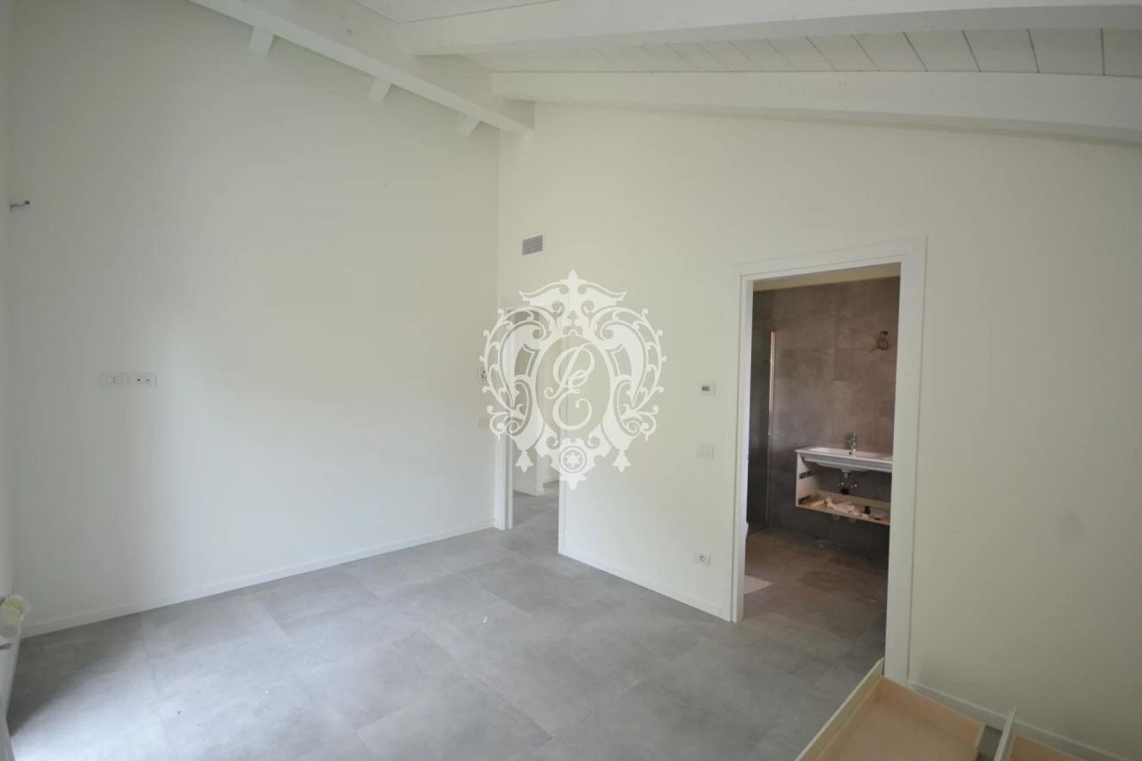 Вилла в Тремеццине, Италия, 200 м² - фото 11