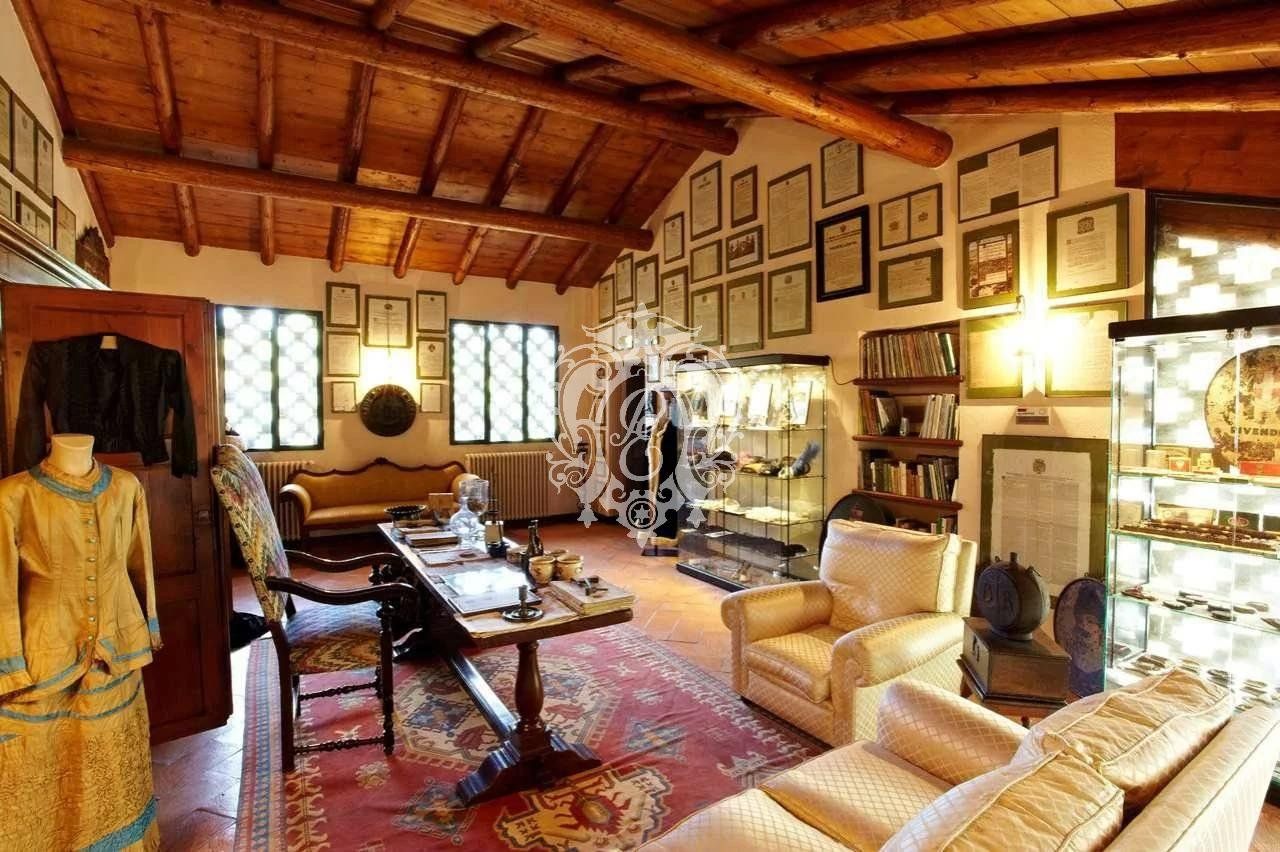 Отель, гостиница в Лекко, Италия, 1 500 м² - фото 13