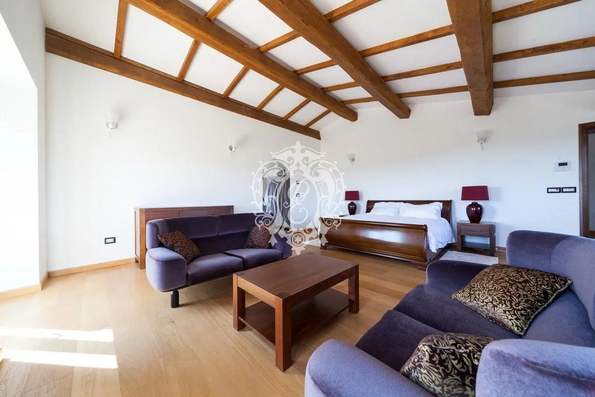 Вилла в Тоди, Италия, 665 м² - фото 14