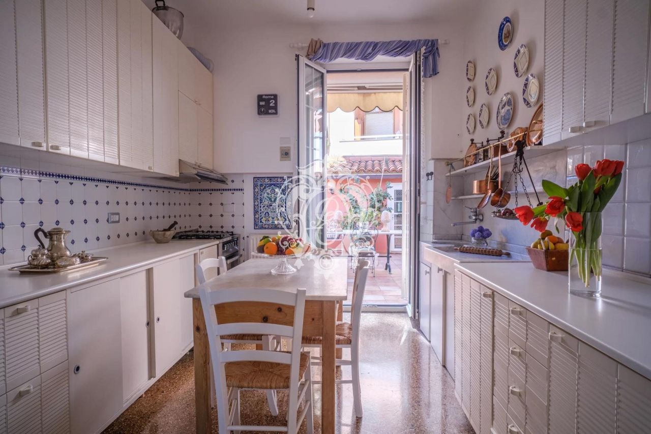 Квартира в Аренцано, Италия, 171 м² - фото 16