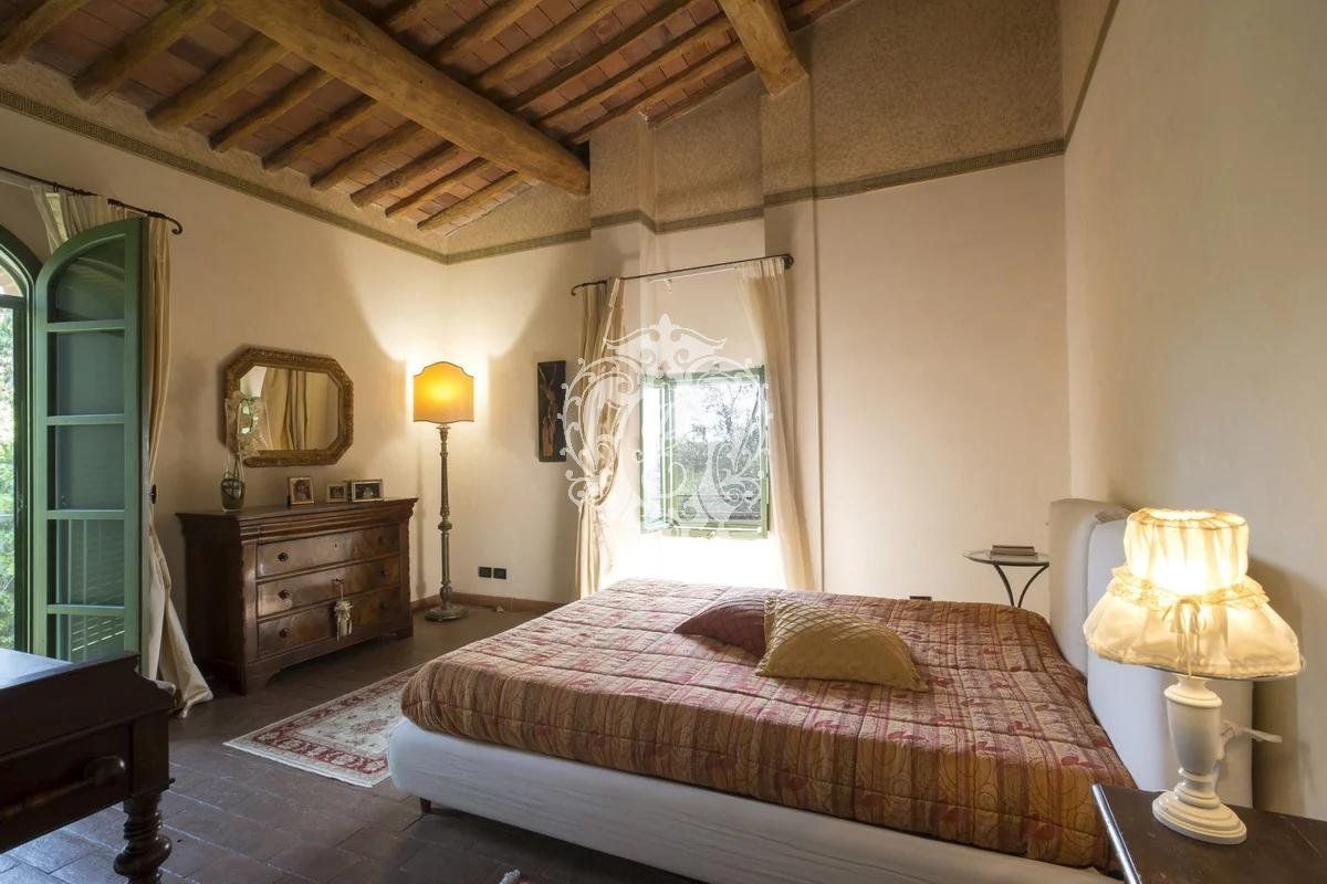 Вилла в Понтедере, Италия, 676 м² - фото 16