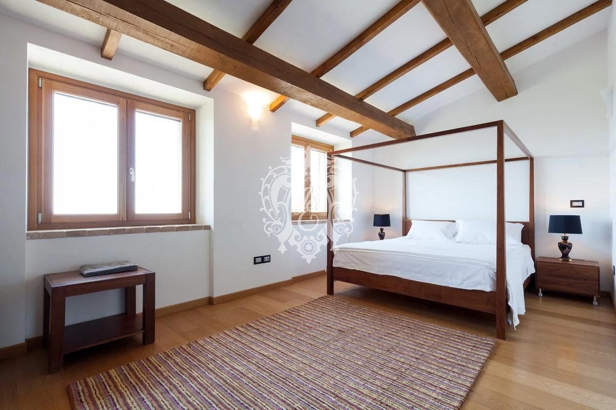 Вилла в Тоди, Италия, 665 м² - фото 17