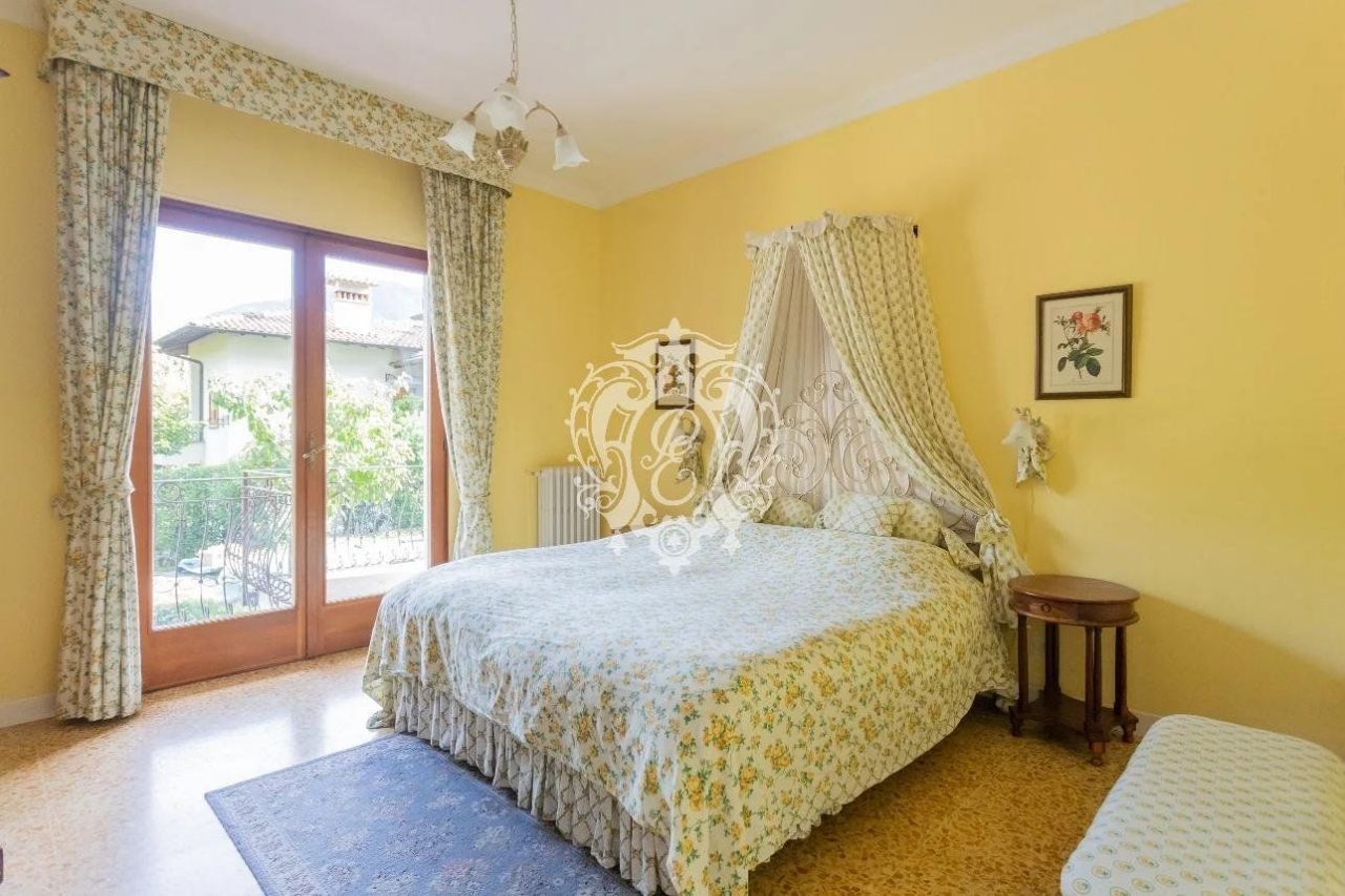 Вилла в Тремеццине, Италия, 430 м² - фото 17