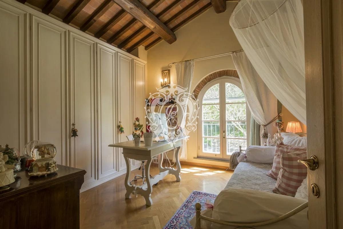 Вилла в Понтедере, Италия, 676 м² - фото 17