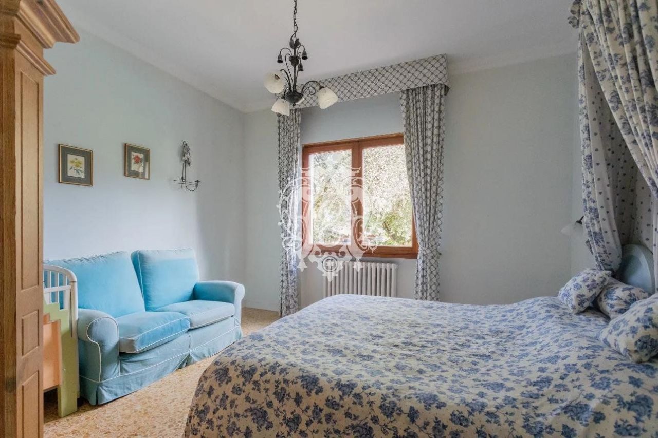 Вилла в Тремеццине, Италия, 430 м² - фото 19