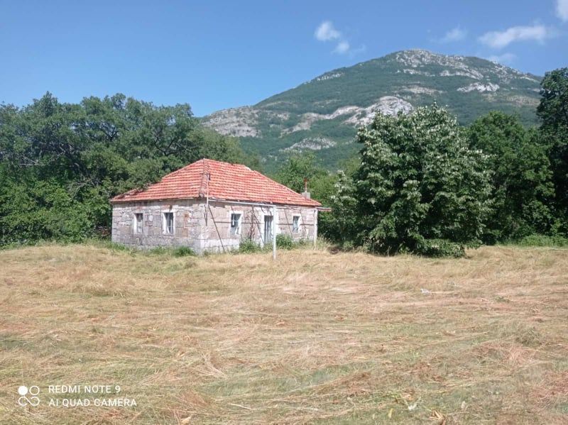 Дом в Рисане, Черногория, 65 м2 - фото 1
