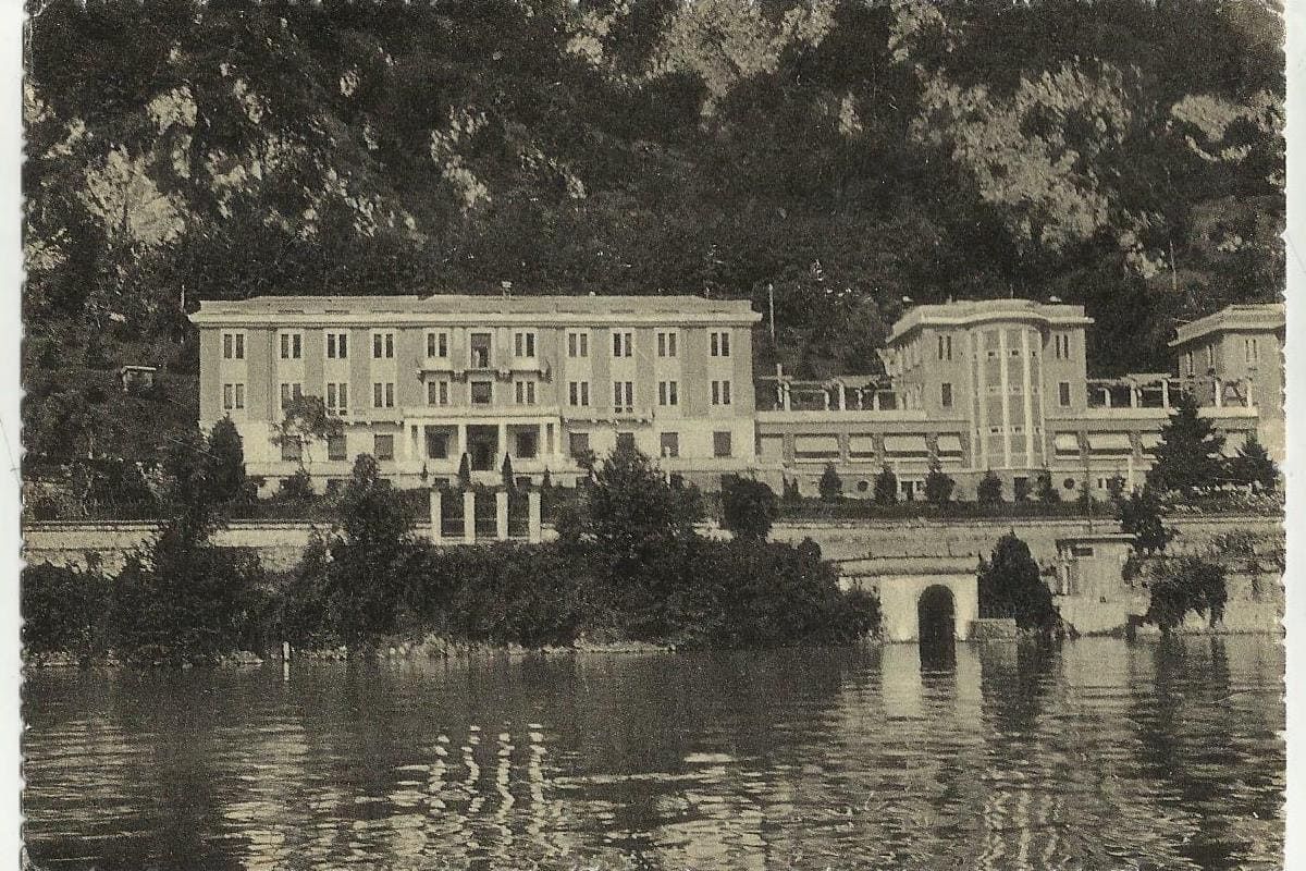 Отель, гостиница у озера Комо, Италия, 4 196 м2 - фото 1