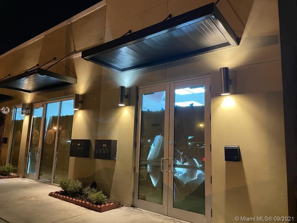 Магазин в Майами, США, 700 м² - фото 4