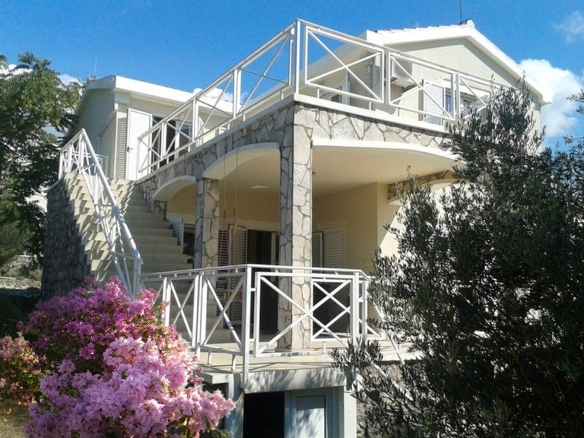 Дом в Бигово, Черногория, 220 м2 - фото 1