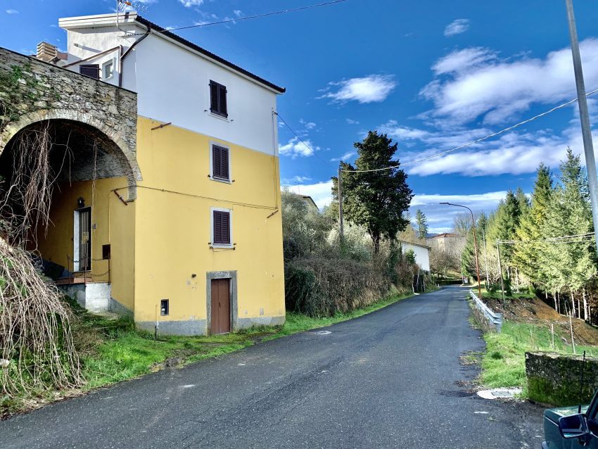Дом в Фивиццано, Италия, 80 м2 - фото 1