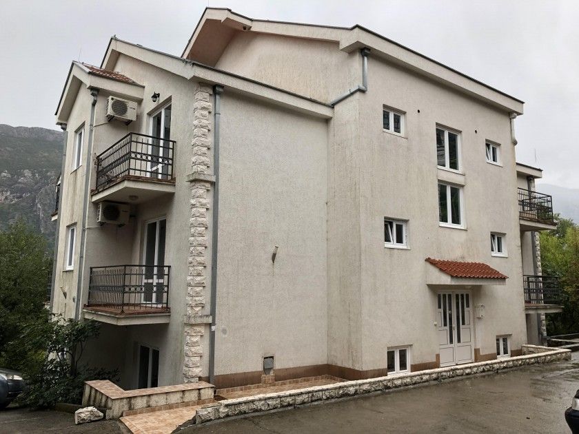 Квартира в Прчани, Черногория, 96 м2 - фото 1