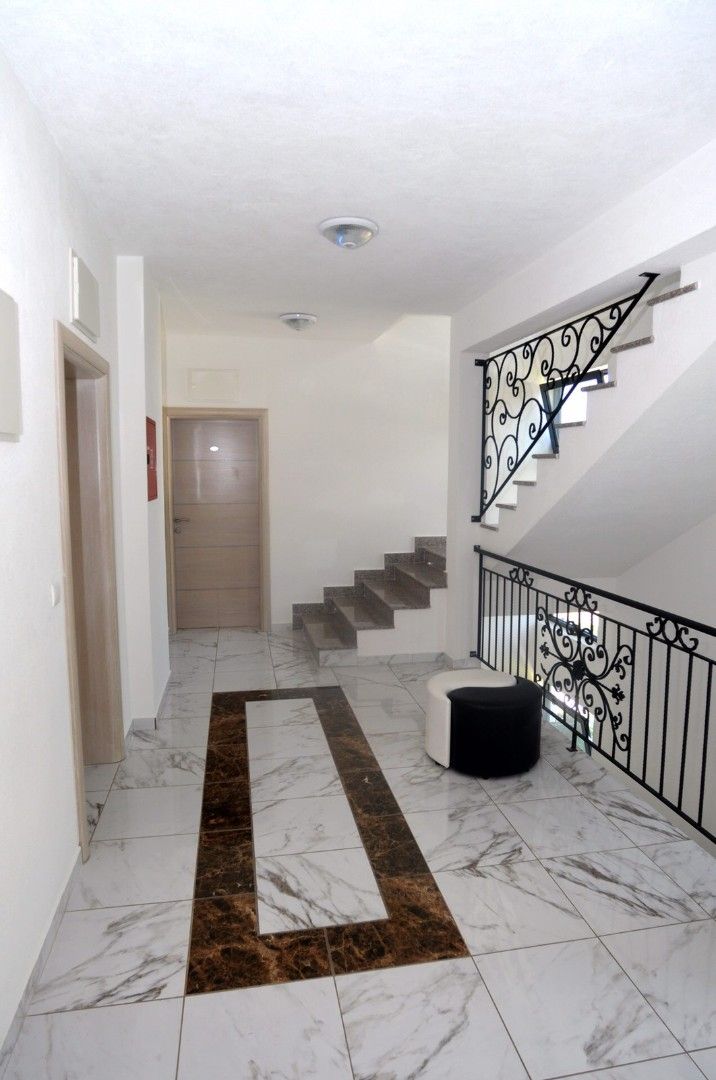 Отель, гостиница в Добра Воде, Черногория, 349 м² - фото 5