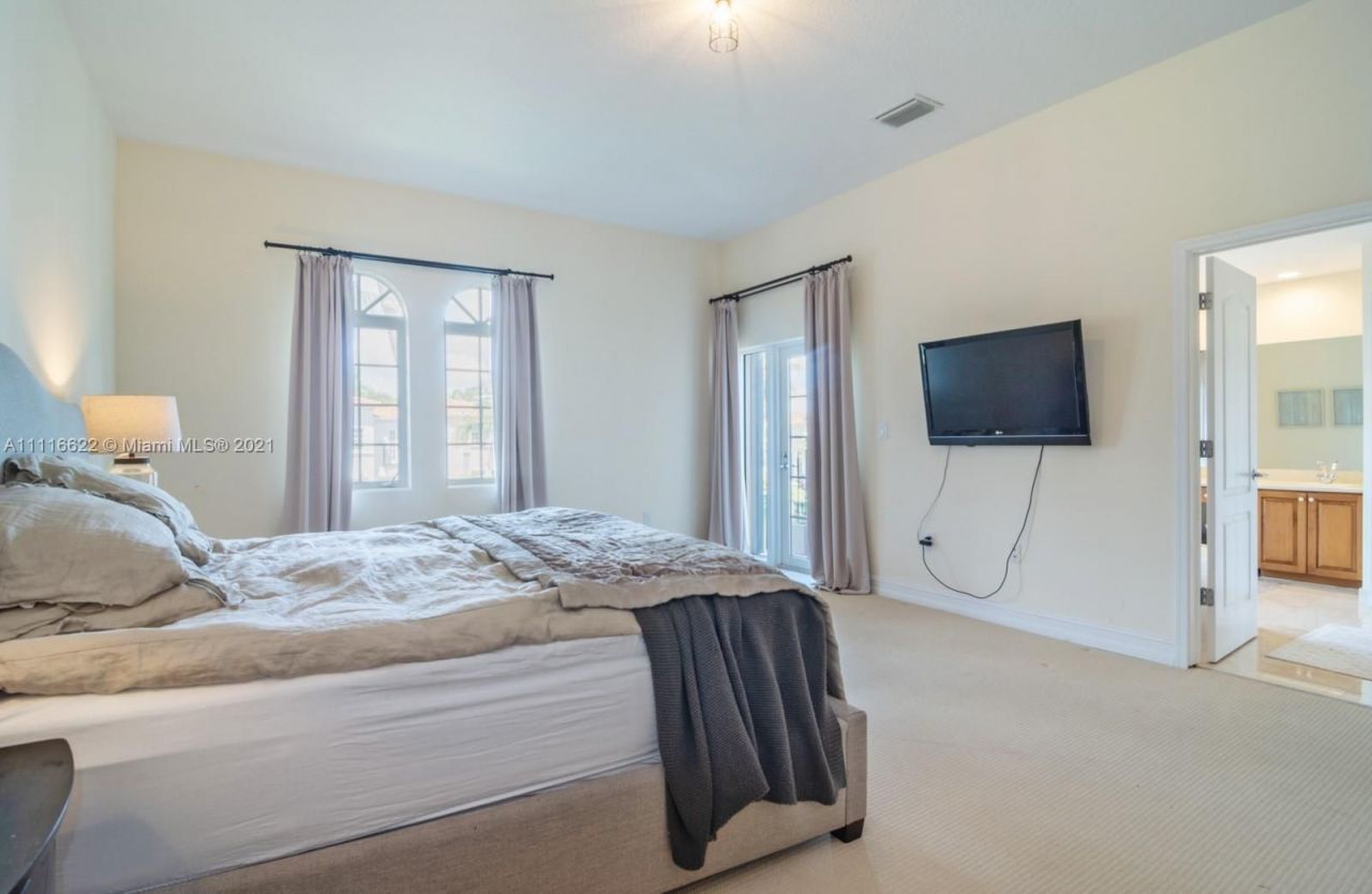 Коттедж в Майами, США, 230 м² - фото 9