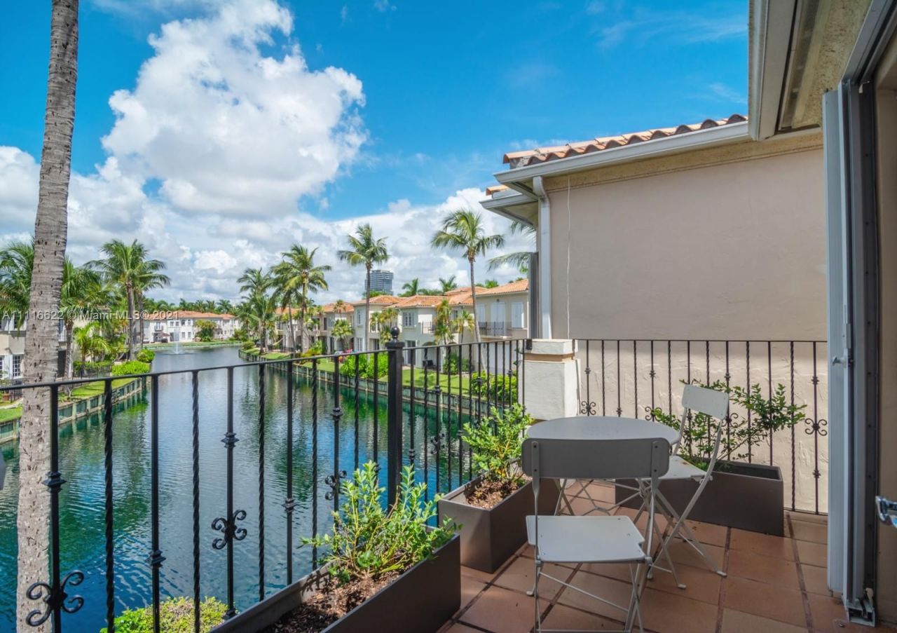 Коттедж в Майами, США, 230 м² - фото 2