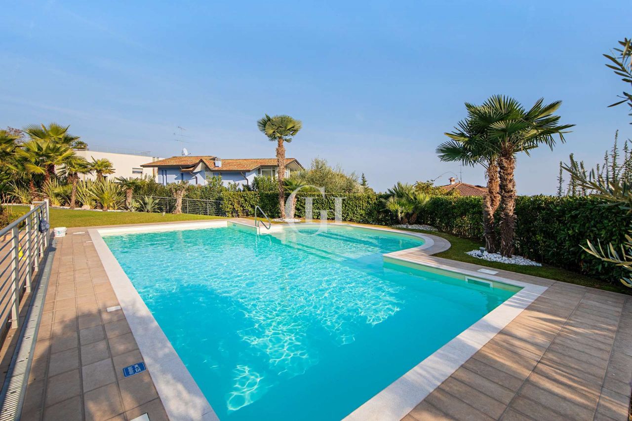 Пентхаус у озера Гарда, Италия, 115 м² - фото 15