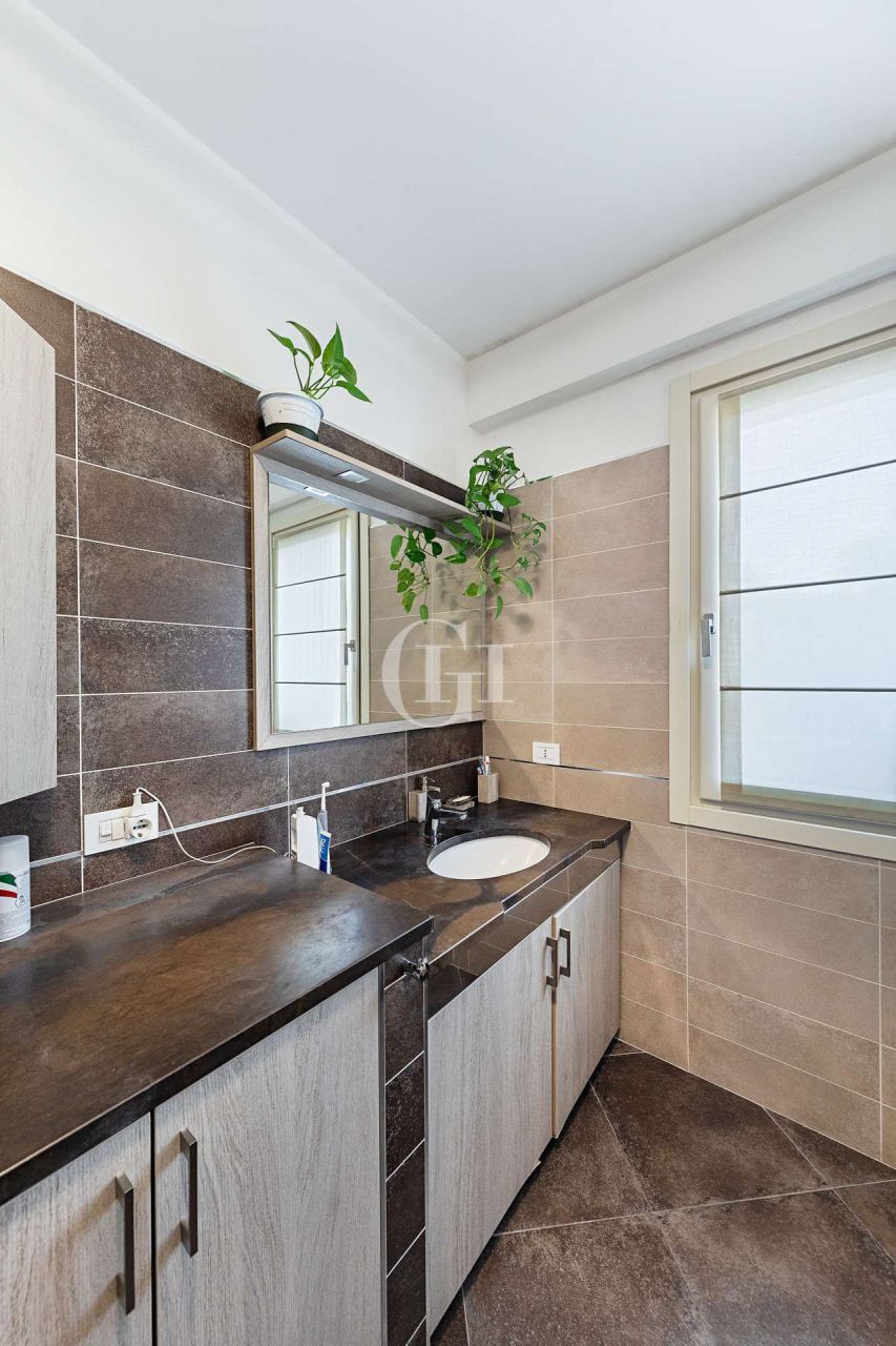 Пентхаус у озера Гарда, Италия, 115 м² - фото 13