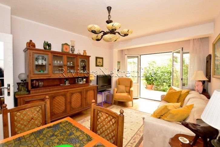 Апартаменты в Херцег-Нови, Черногория, 88 м² - фото 1