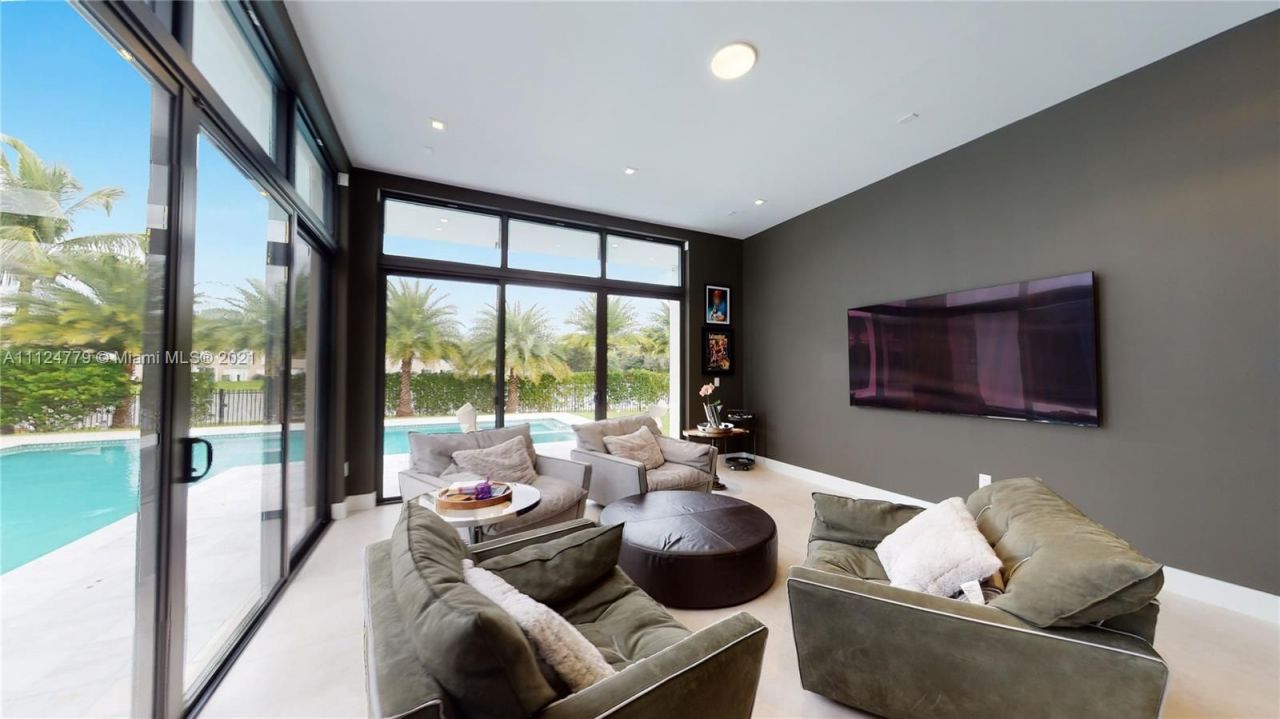 Вилла в Майами, США, 700 м² - фото 2