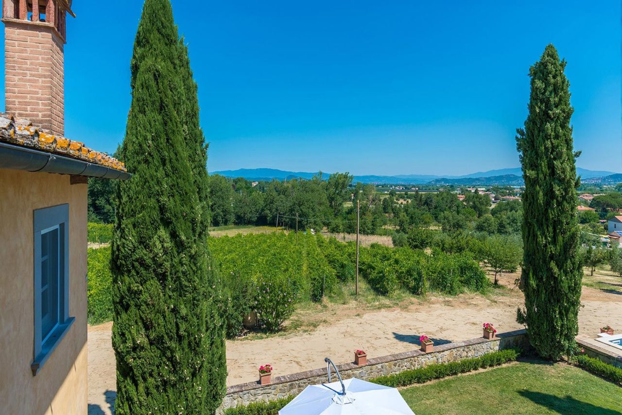 Вилла в Ареццо, Италия, 528.75 м² - фото 16