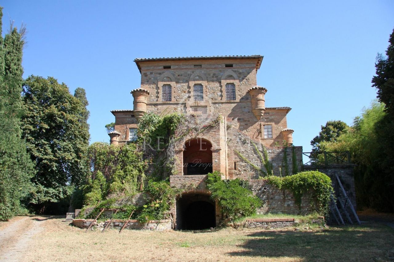 Замок в Читта-делла-Пьеве, Италия, 1 638 м2 - фото 1