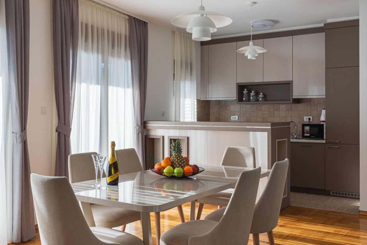 Квартира в Бечичи, Черногория, 130 м² - фото 2