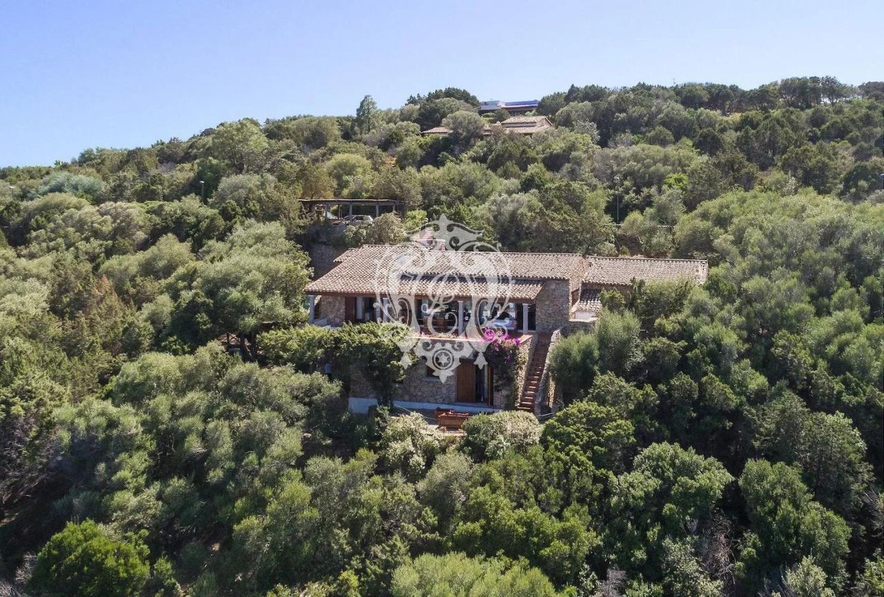 Вилла в Ольбии, Италия, 400 м² - фото 8