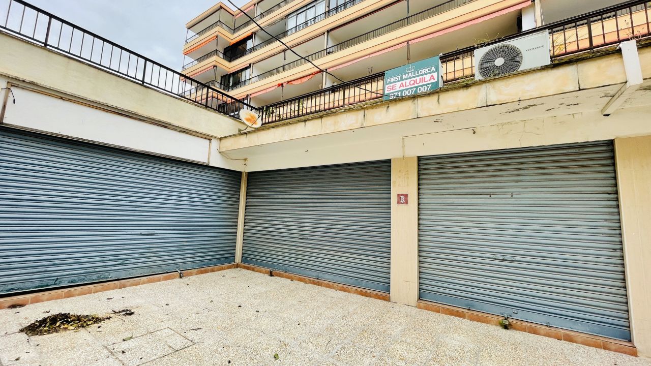 Коммерческая недвижимость в Пальма-де-Майорке, Испания, 200 м² - фото 1