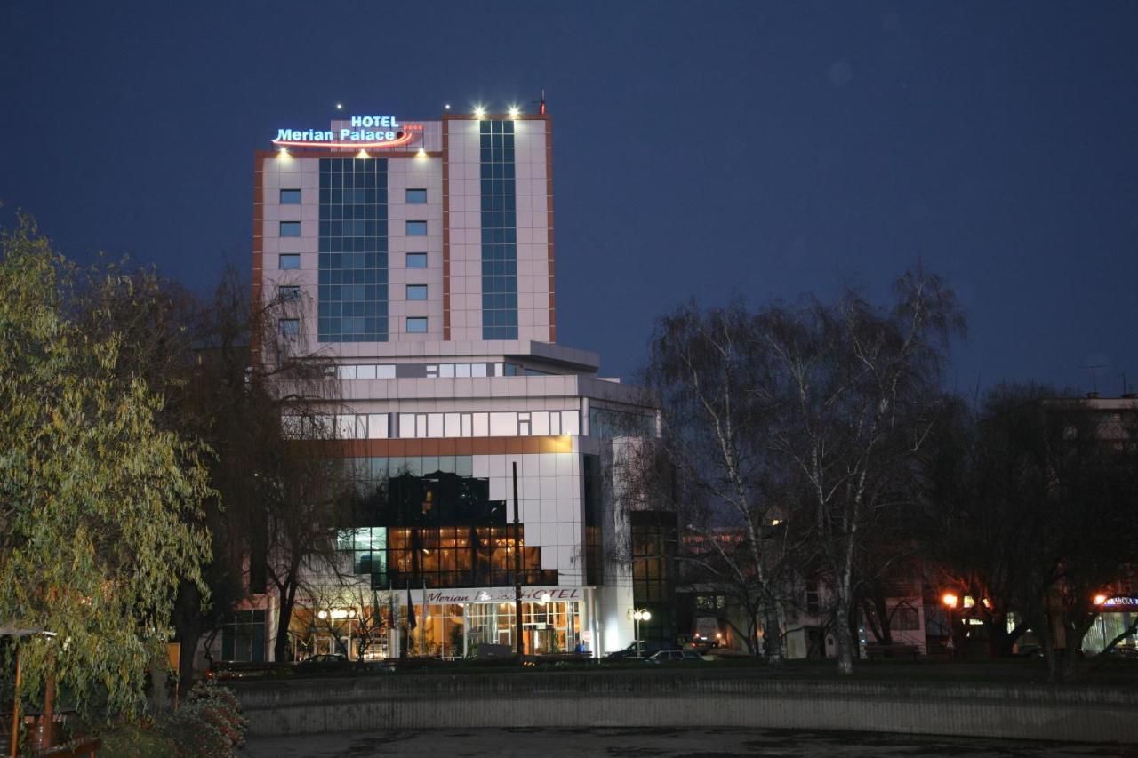 Отель, гостиница в Стара Загоре, Болгария, 16 000 м2 - фото 1