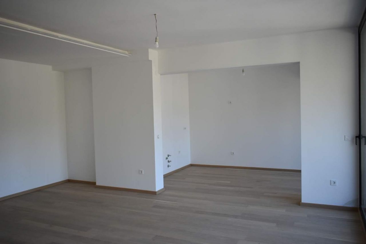 Квартира в Тивате, Черногория, 101 м² - фото 9